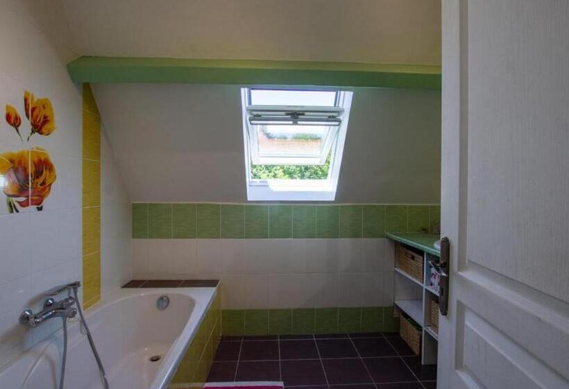 Maison Spacieuse Avec Piscine Chauffée, Grand Jardin Et équipements Bébé En Dordogne Fr 1 616 267