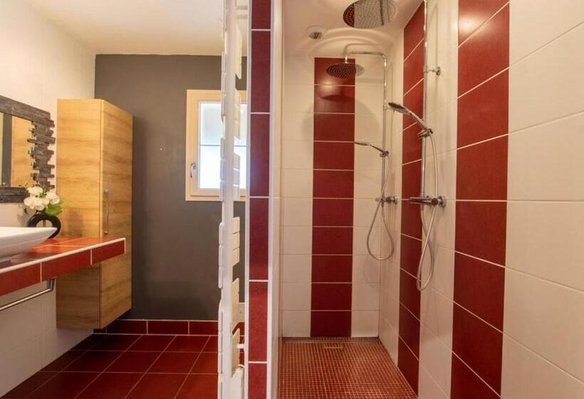 Maison Spacieuse Avec Piscine Chauffée, Grand Jardin Et équipements Bébé En Dordogne Fr 1 616 267