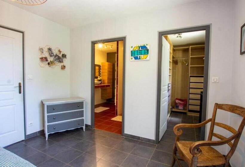 Maison Spacieuse Avec Piscine Chauffée, Grand Jardin Et équipements Bébé En Dordogne Fr 1 616 267