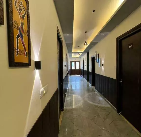 Hotelli Crescent Inn