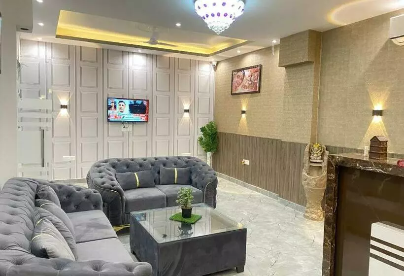 Hotelli Crescent Inn