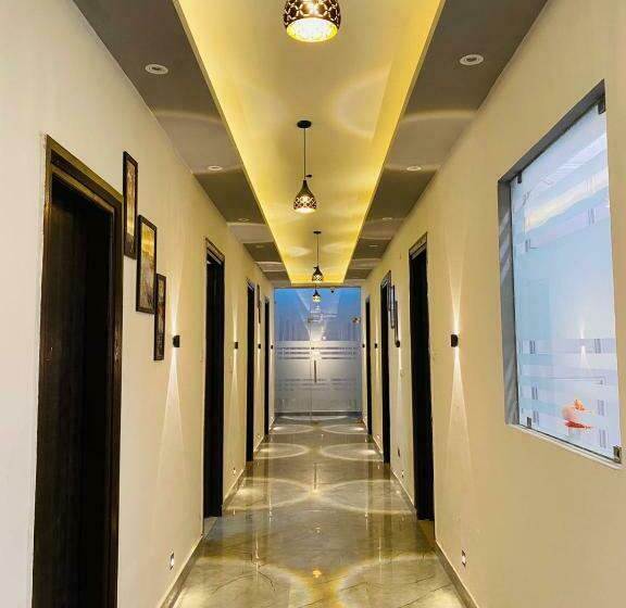 בית מלון כפרי Crescent Inn