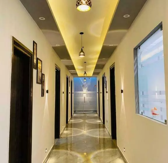 Hotelli Crescent Inn