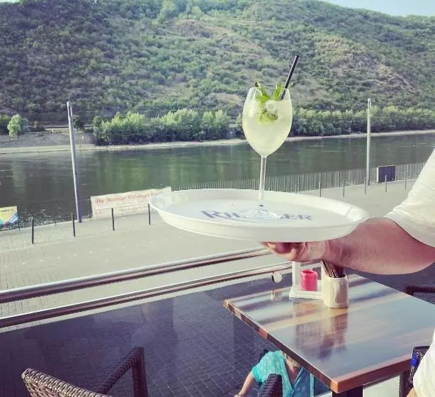 Hotelli Pension Zur Fähre