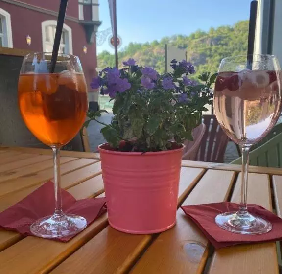 Hotelli Pension Zur Fähre