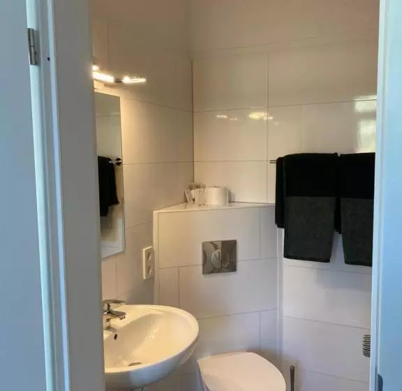 Hotelli Pension Zur Fähre