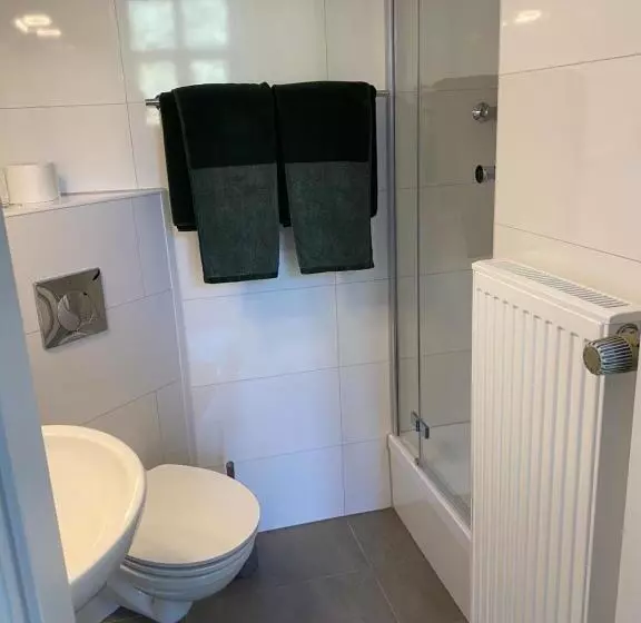 Hotelli Pension Zur Fähre