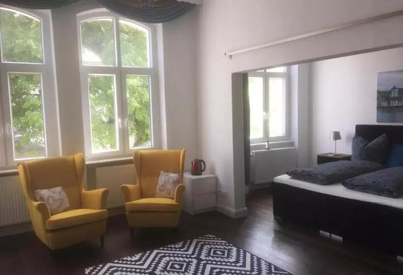 Hotelli Pension Zur Fähre