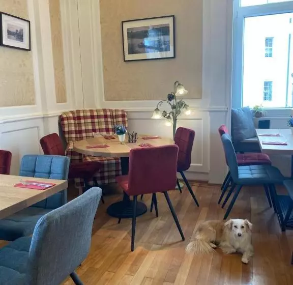 Hotelli Pension Zur Fähre