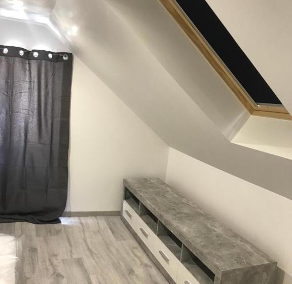 Maison Individuelle à Chanac 2 Chambres 1 Canapé Lit Wifi Gratuit