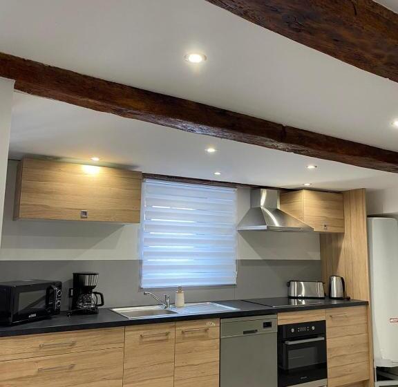 Maison Individuelle à Chanac 2 Chambres 1 Canapé Lit Wifi Gratuit