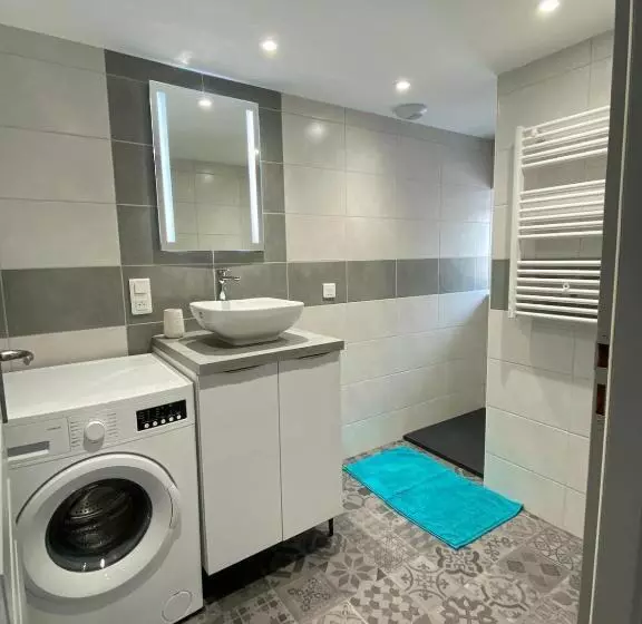 Maison Individuelle à Chanac 2 Chambres 1 Canapé Lit Wifi Gratuit