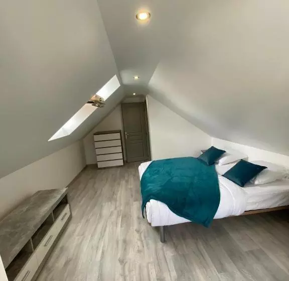 Maison Individuelle à Chanac 2 Chambres 1 Canapé Lit Wifi Gratuit