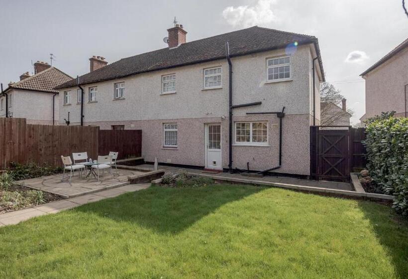 Mpl Apartments Woodside House By Harry Potter Studios