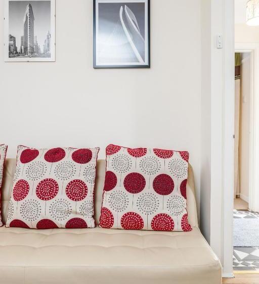 Mpl Apartments Woodside House By Harry Potter Studios