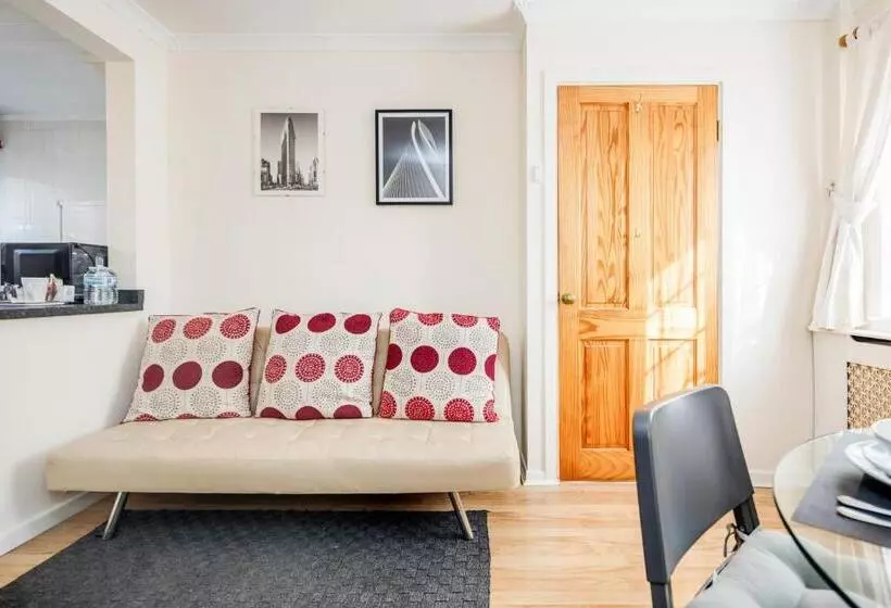 Mpl Apartments   Woodside House By Harry Potter Studios