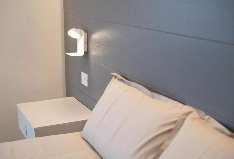 ペンション Fronte Etna