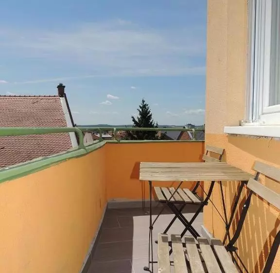Alkotmány Corner