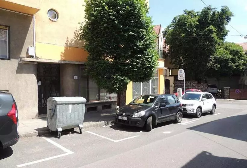 Alkotmány Corner