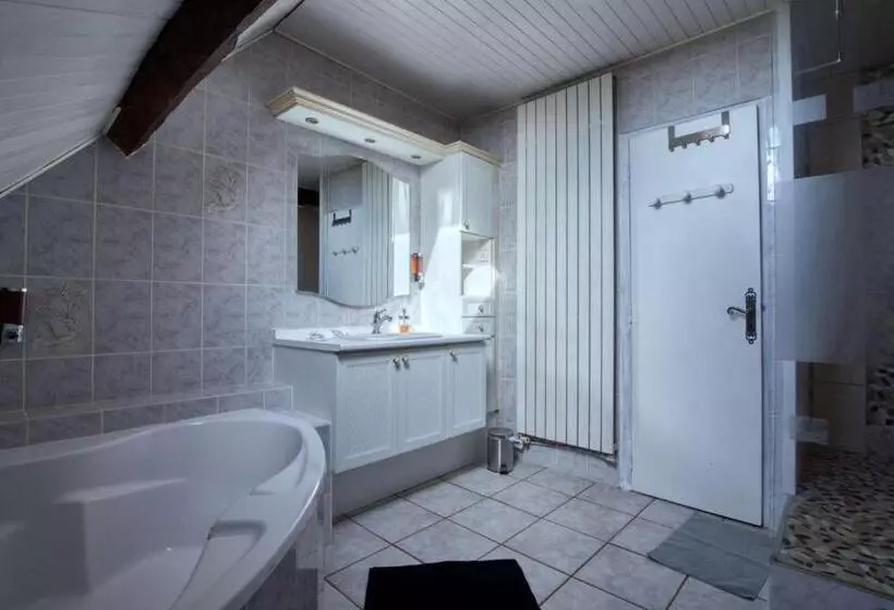 Crazy Villa Le Tertre 28   Heated Pool   Basket   2h Paris   44p