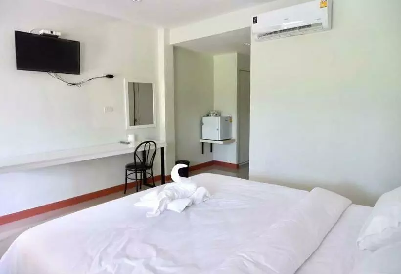 โรงแรมคอมม่อนเวลธ์ Commonwealth Hotel&resort