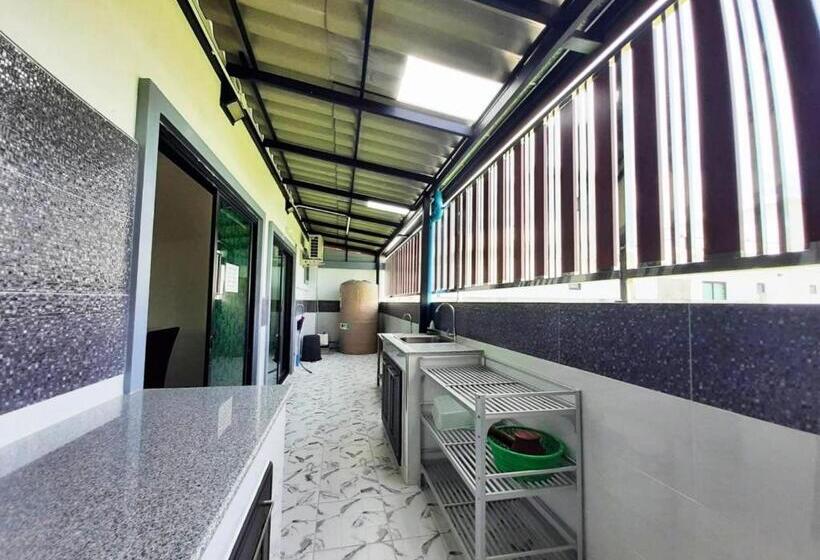 บ้านนุจรินทร์ พูลวิลล่า หัวหิน สไลเดอร์ โต๊ะพูล