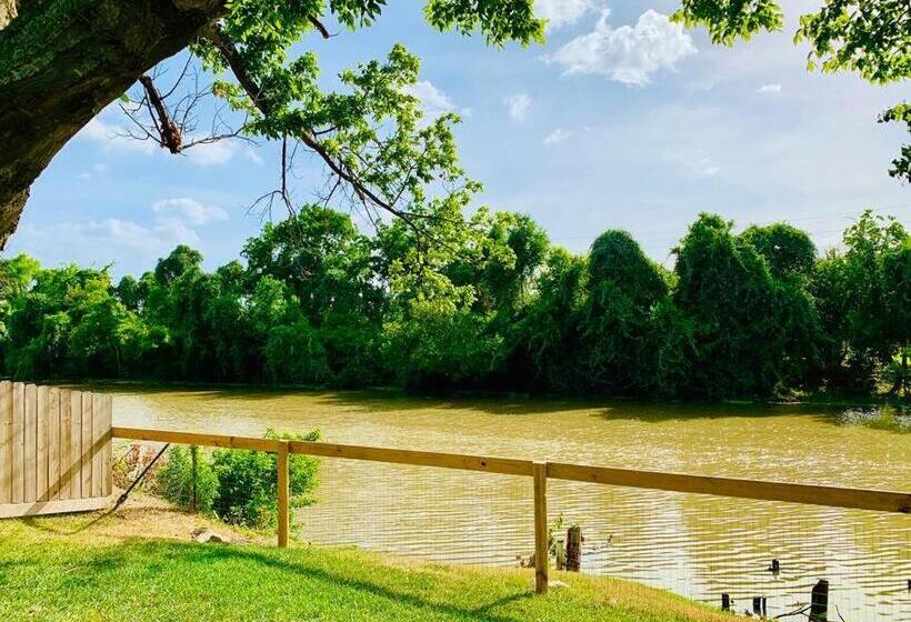 Mayfield @ Oyster Creek Tranquil Creek & Nature!