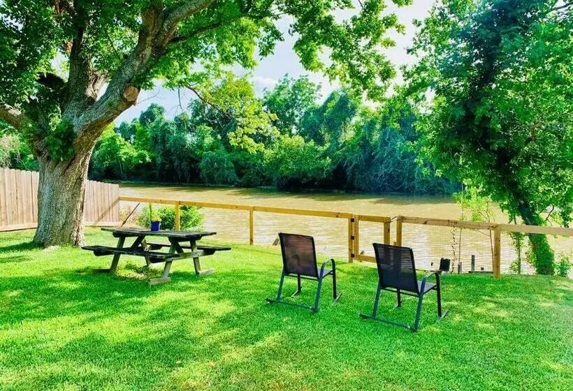 Mayfield @ Oyster Creek   Tranquil Creek & Nature!