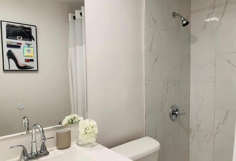 Mayfield @ Oyster Creek Tranquil Creek & Nature!