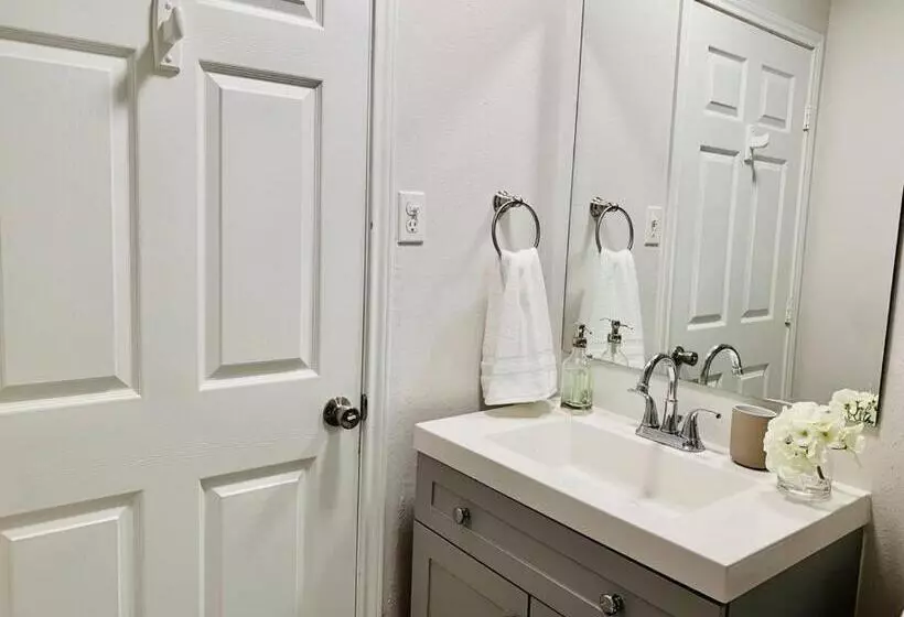 Mayfield @ Oyster Creek   Tranquil Creek & Nature!