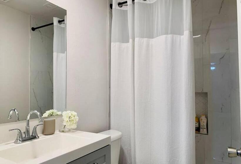 Mayfield @ Oyster Creek Tranquil Creek & Nature!