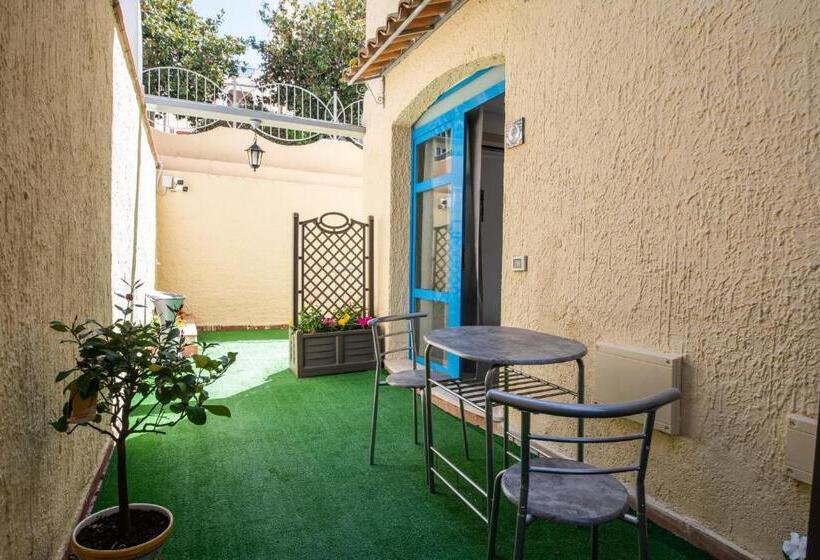 Ada Hotel & Apartments