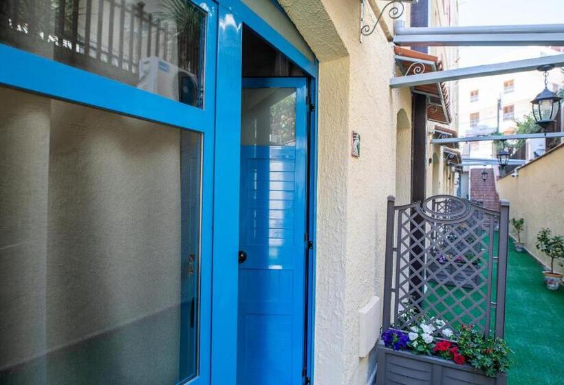 Ada Hotel & Apartments