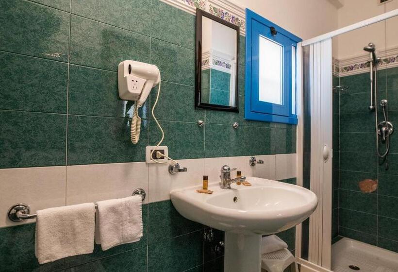 Ada Hotel & Apartments