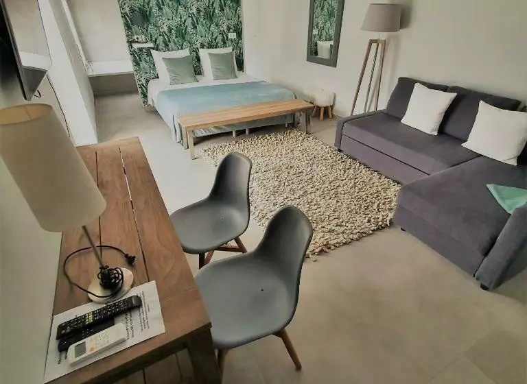 تختخواب و صبحانه Elparaiso Altea Luxury Apartment Cielo Adults Only Bed & Borrel