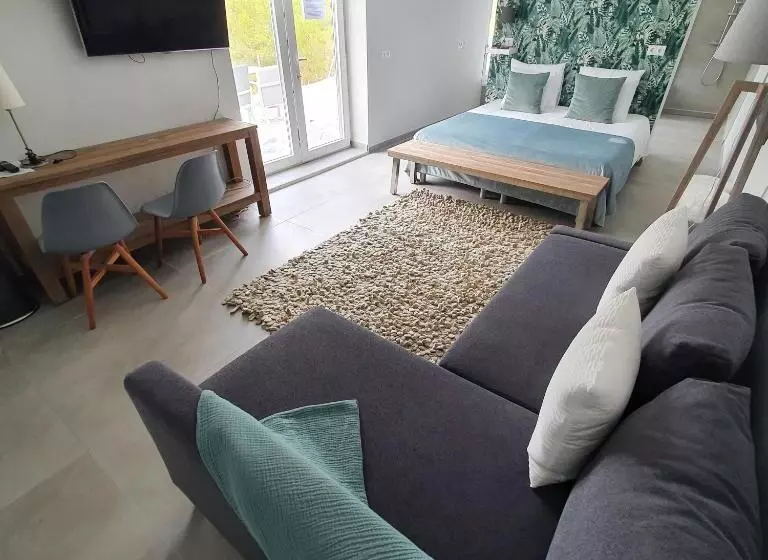 تختخواب و صبحانه Elparaiso Altea Luxury Apartment Cielo Adults Only Bed & Borrel
