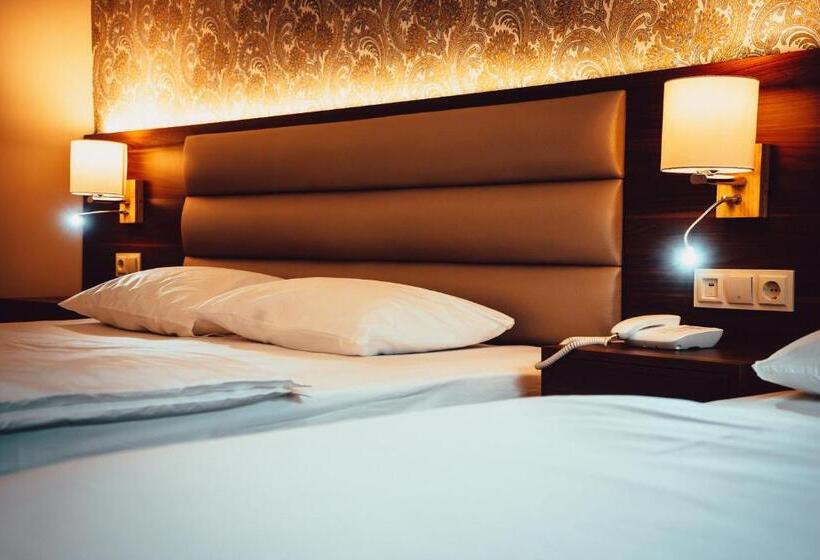 호텔 Grand şelale