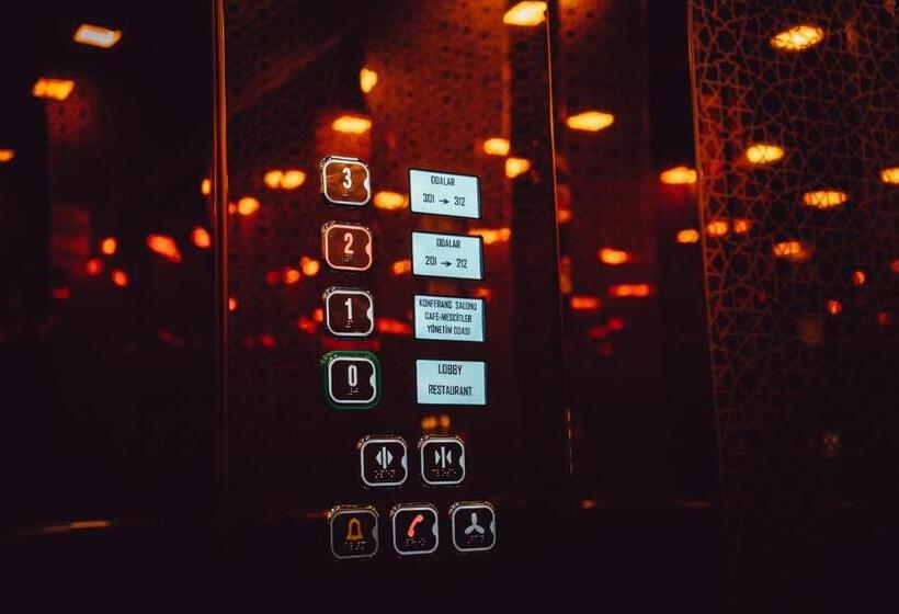 호텔 Grand şelale