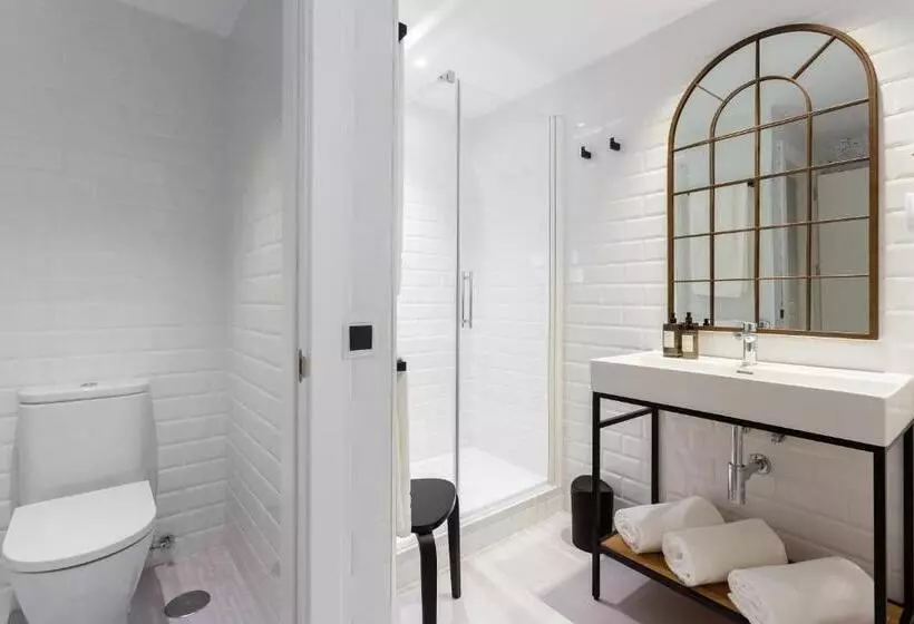 پانسیون Fly Rooms Madrid Airport