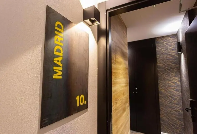 پانسیون Fly Rooms Madrid Airport