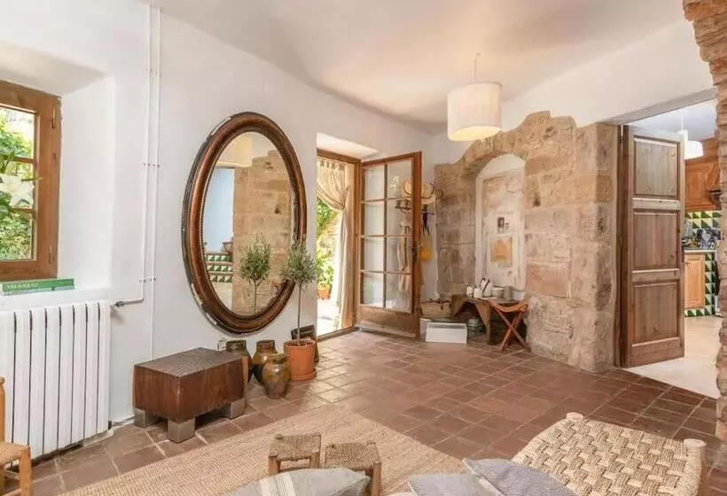 Preciosa Casa Rural En El Centro De Peratallada