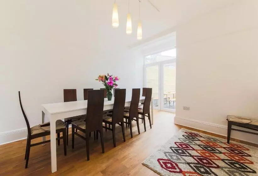 Sea View, Newquay Spacious House