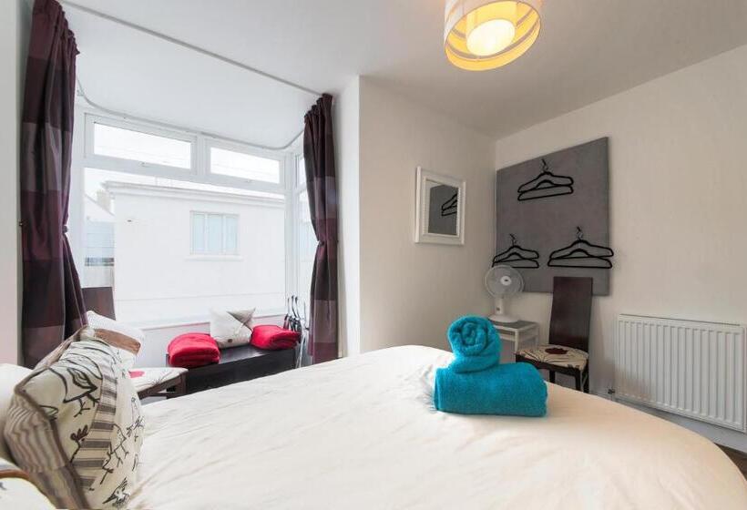 Sea View, Newquay Spacious House