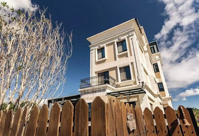 تختخواب و صبحانه Moritz Homestay