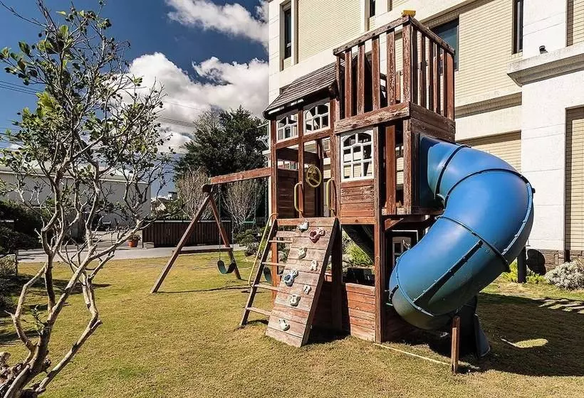 تختخواب و صبحانه Moritz Homestay