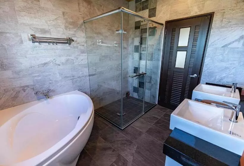 تختخواب و صبحانه Moritz Homestay