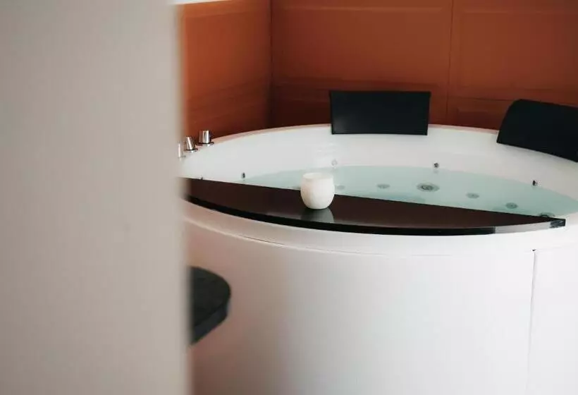 Majatalo Le Canne Pool And Relax