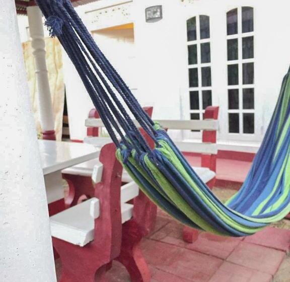 פנסיון Silvas Surf Home