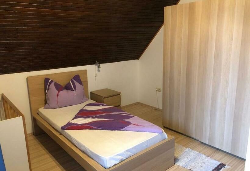 膳宿费 Valentin Vendégház