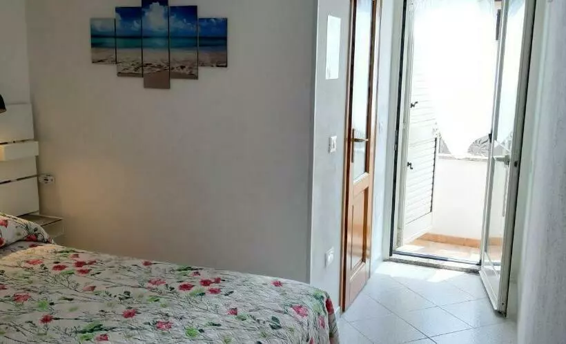 Phiniscollis B&b